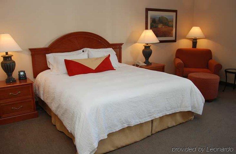 Hilton Garden Inn Louisville East Quarto foto